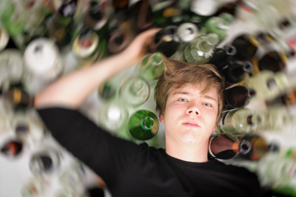 Die Schüler sollen unter Aufsicht der Lehrer Alkohol trinken (Symbolbild).
