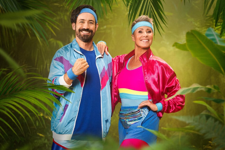 Sonja Zietlow (57) und Jan Köppen (42) führen mit Witz und Humor durch das Dschungelcamp.