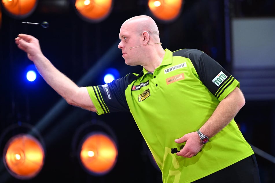 Der niederländische Dartspieler Michael van Gerwen (35) könnte doch noch mit einem Titel ins Jahr 2025 starten.