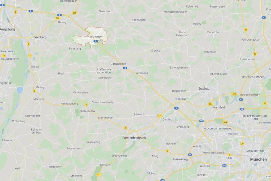 Bei einem Auffahrunfall auf der Autobahn 8 nahe Adelzhausen ist ein Mann verletzt worden.