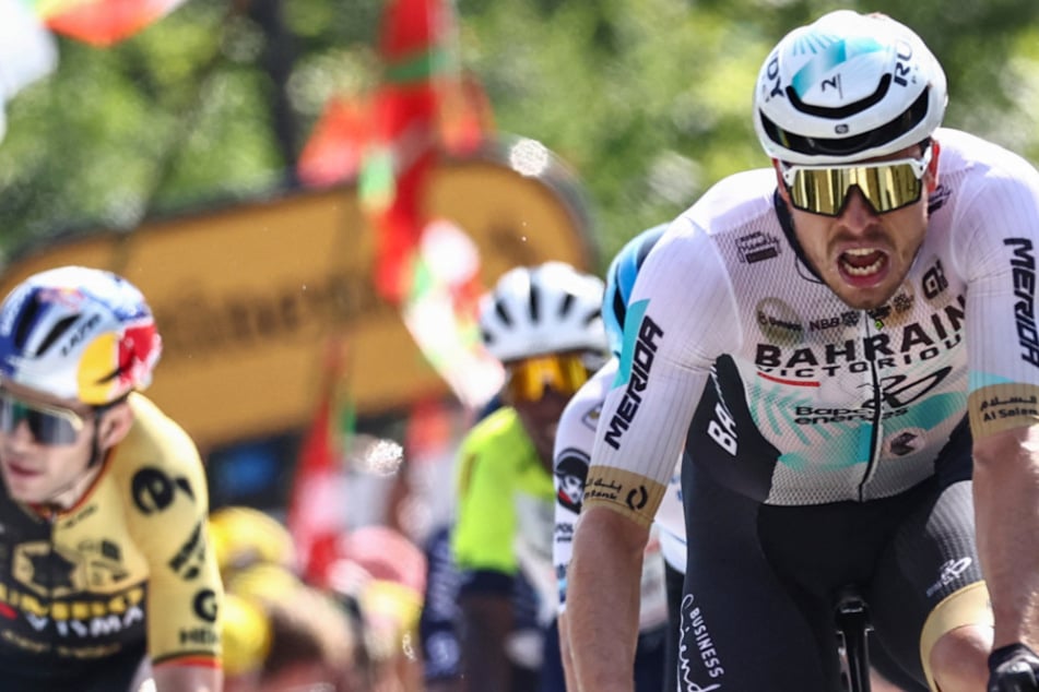 Phil Bauhaus (28, r.) wurde auf der dritten Etappe der diesjährigen Tour de France hinter Jasper Philipsen im Sprint Zweiter.