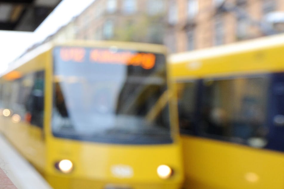Der 18-jährige Jugendliche wurde in einer S-Bahn Opfer eines sexuellen Übergriffs. (Symbolbild)