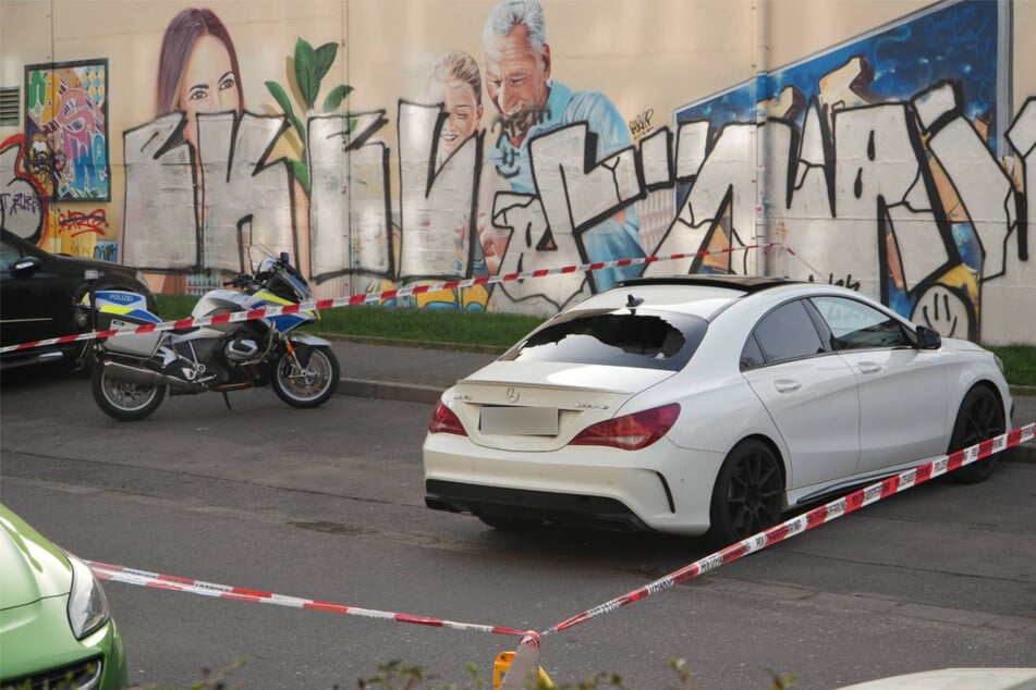Der Mercedes wurde unterdessen in der nahegelegnen Hildegardstraße gefunden.