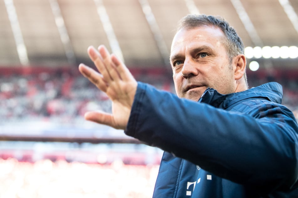 Bayern-Coach Hansi Flick fordert einen verantwortungsvollen Umgang mit der Epidemie. (Archiv)
