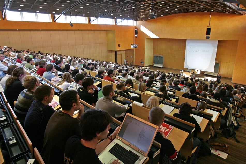 An den Vorlesungen in der TU Chemnitz können auch begabte Schüler teilnehmen. (Archivbild)