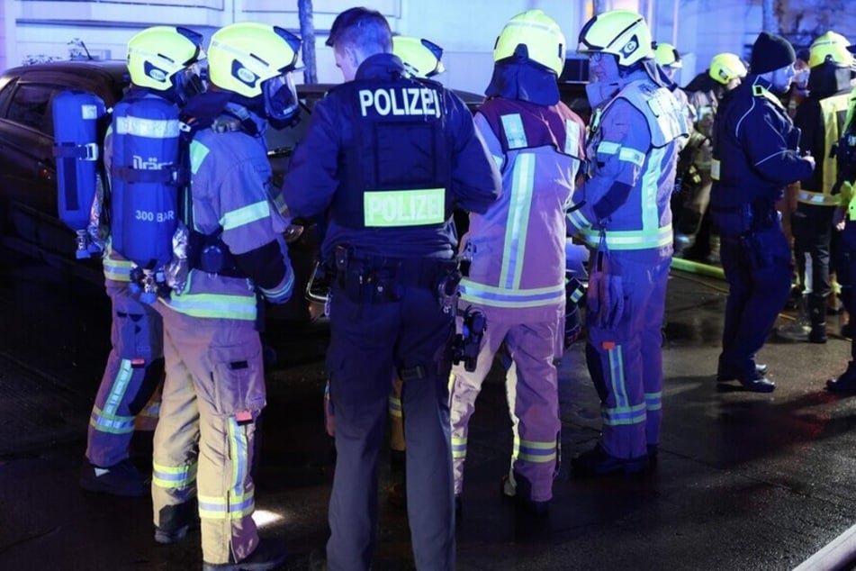Berlin: Nächtlicher Wohnungsbrand in Neu-Hohenschönhausen: Mieter in Krankenhaus