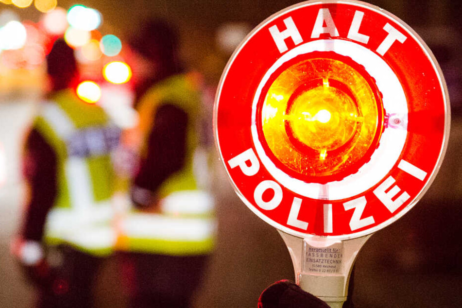 Die Polizei musste die Suff-Fahrt der 54-jährigen beenden. (Symbolbild)