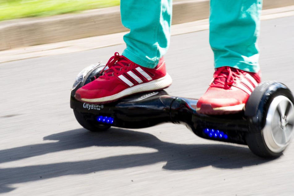 Hoverboards sind sehr beliebt, dürfen aber nicht auf öffentlichen Straßen benutzt werden.