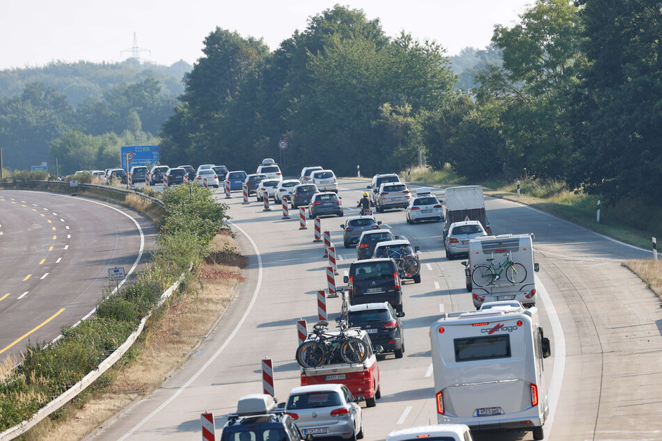 Auf der A1 und der A7 kam es am Samstag rund um Hamburg zu kilometerlangen Staus in Richtung Norden. (Symbolfoto)