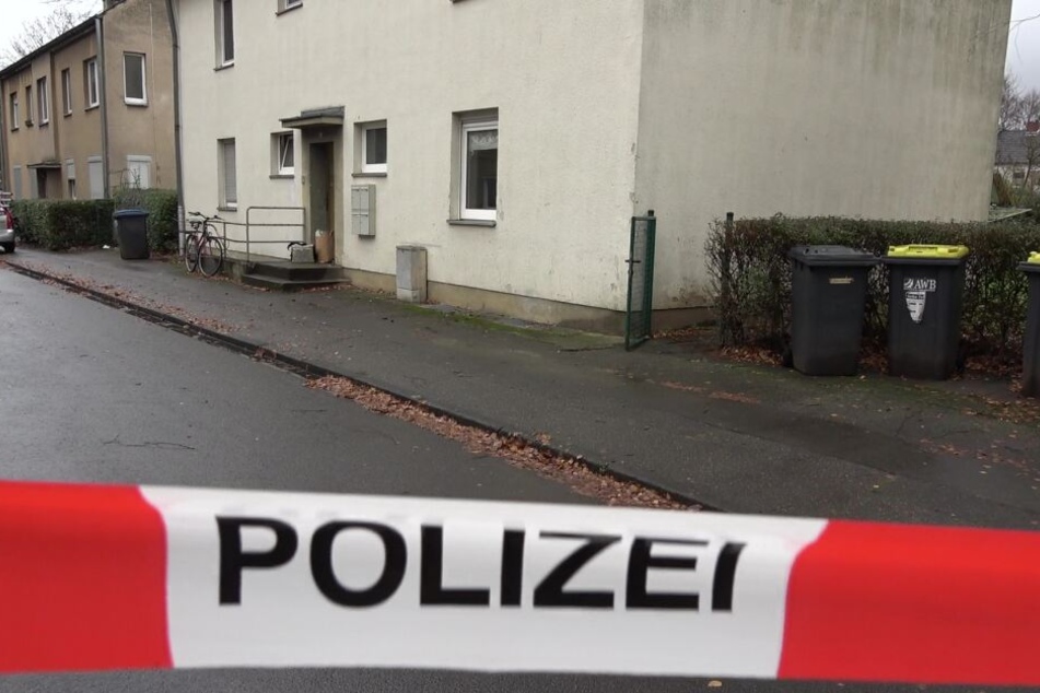 Hier ist ein Mitarbeiter der Stadt Köln bei einem Hausbesuch mit einem Messer angegriffen und tödlich verletzt worden.
