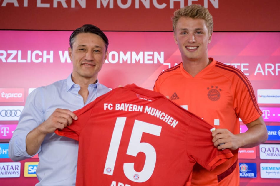 Jann-Fiete Arp (r.) muss beim FC Bayern München den nächsten Schritt machen.