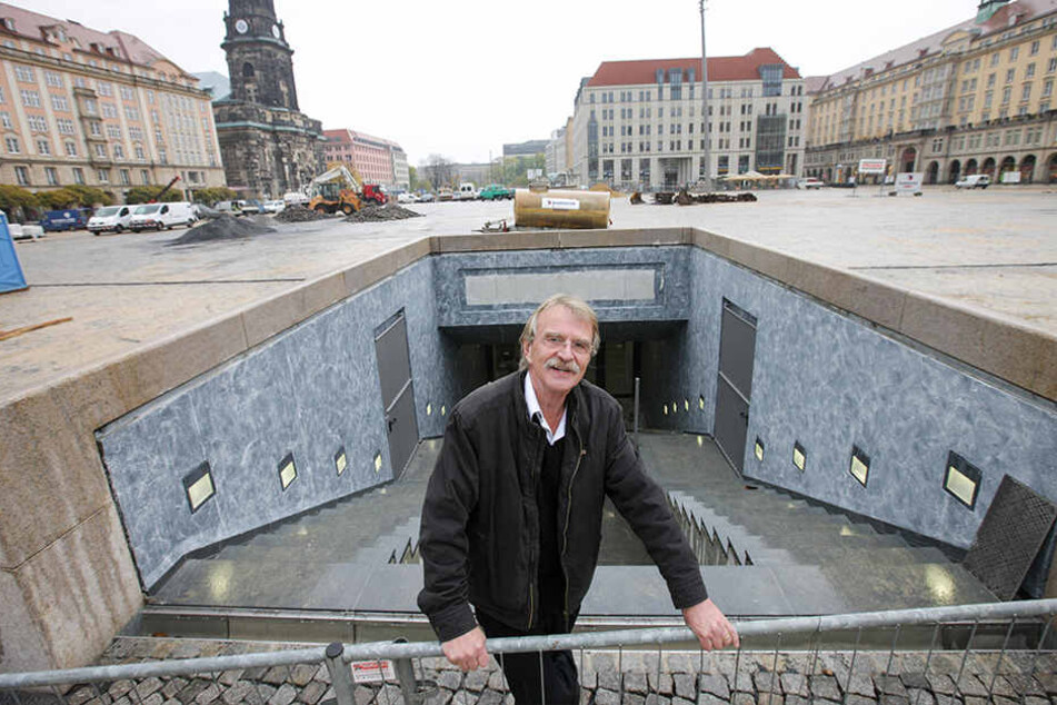 Da war die Welt noch in Ordnung: Bauunternehmer Dieter Füsslein (77) auf dem "neuen" Altmarkt.