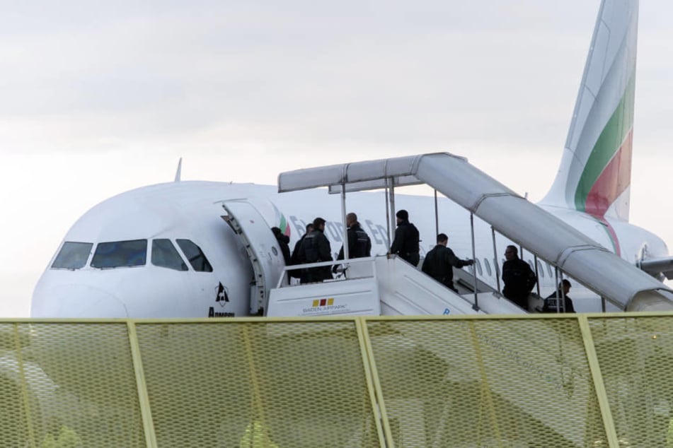 Keine Abschiebung: Der Mann sei geläutert und nicht mehr gefährlich, teilte sein Anwalt mit (Symbolbild).