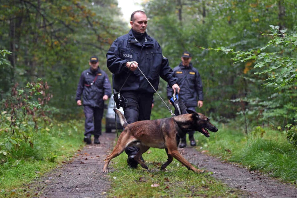Zugriff bei Zwickau: Deutsche und tschechische Polizisten übten die Jagd auf Drogendealer.