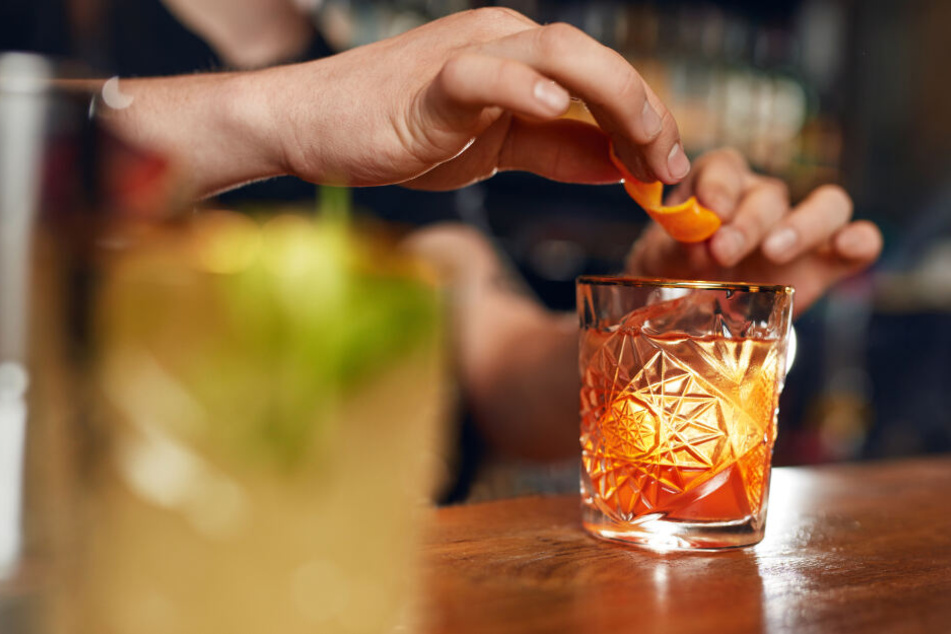 Vor dem Bonner Landgericht wird über den Giftcocktail einer Frau (56) für ihren Ehemann (54) verhandelt (Symbolbild).