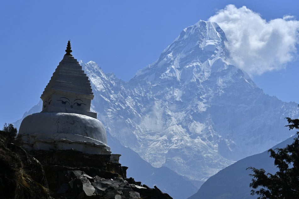 Übersetzt bedeutet "Ama Dablam" so viel wie "Mutter mit Kind" - angelehnt an die Form des Berges.