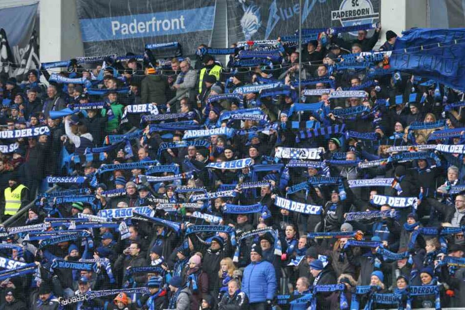 Die mitgereisten Fans sahen eine torreiche Partie. (Archivbild)