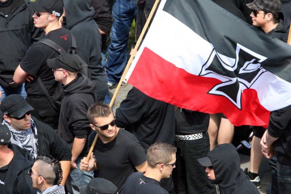 Ist die Nazi-Gruppe Combat 18 wieder in Deutschland aktiv?