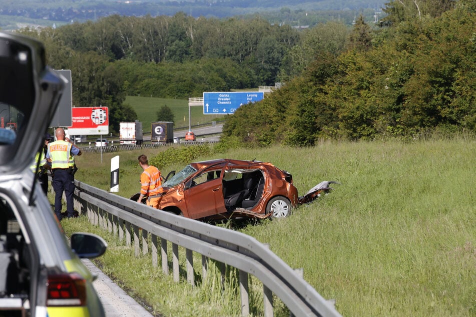 Ein Mitsubishi überschlug sich am Donnerstagnachmittag auf der A4 bei Chemnitz.