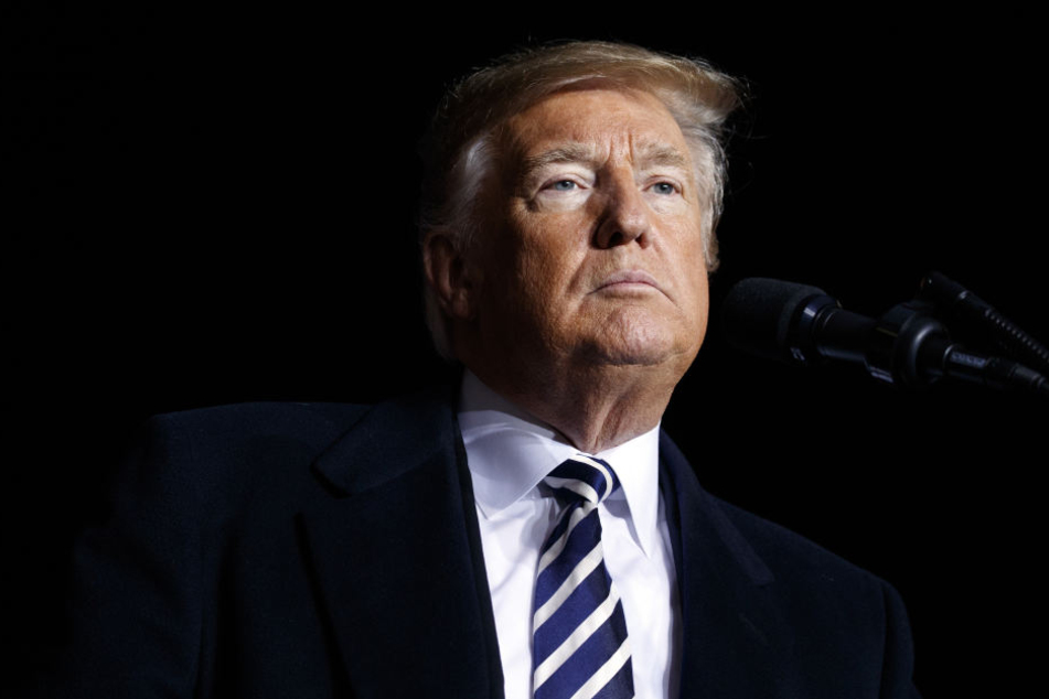 Trump sagte am Donnerstag, dass die Menschen offensichtlich keine legitimen Gründe hätten, Asyl zu beantragen, weil sie ein Angebot der mexikanischen Regierung auf Asyl ausgeschlagen hätten.