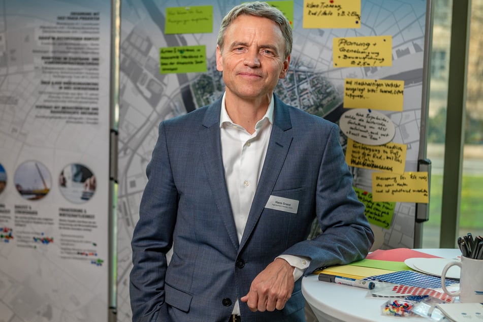 Bauingenieur Hans Grassl (54) vom Ingenieurbüro Grassl ließ sich nicht in die Karten blicken.