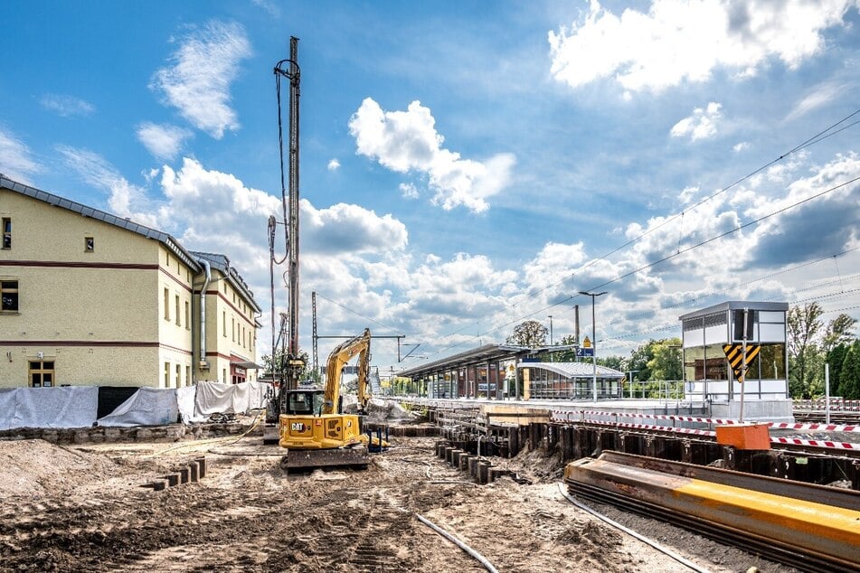 Der Umbau des Zossener Bahnhofs soll pünktlich Ende 2027 abgeschlossen sein.