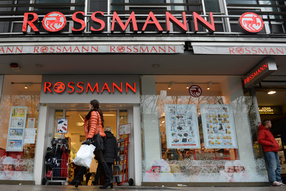 Bei Rossmann gibt's wohl im Laufe der Woche die ersten Schnelltests.