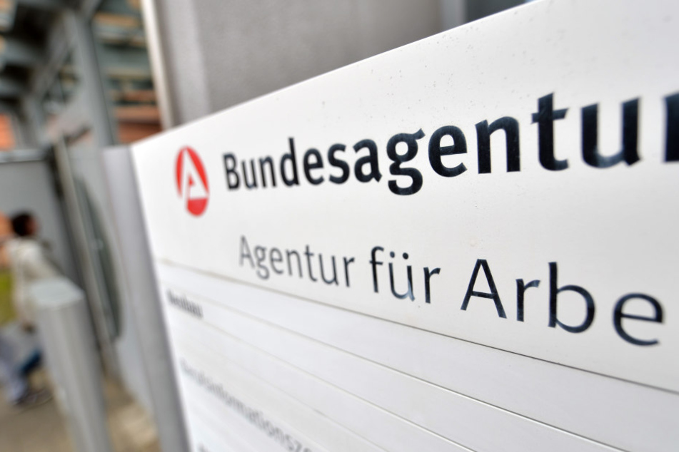 Die Zahl der Arbeitslosen sank - Thüringen nimmt erneut die Spitzenposition unter den ostdeutschen Ländern ein.