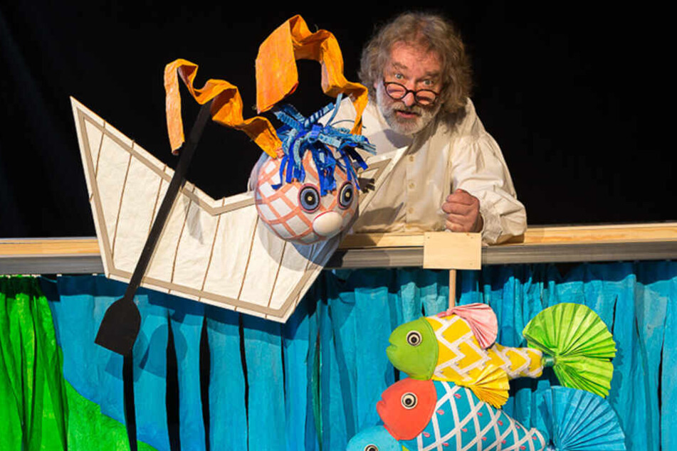 Einmalige Gelegenheit: Helfer des Zwickau Puppentheaters begleiten Künstler und Ensembles aus aller Welt und erleben Festival-Feeling.