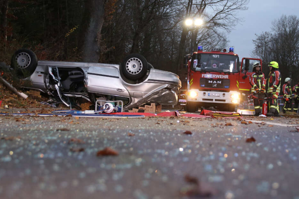 Aus bislang ungeklärter Ursache kam das Auto von der Fahrbahn ab.