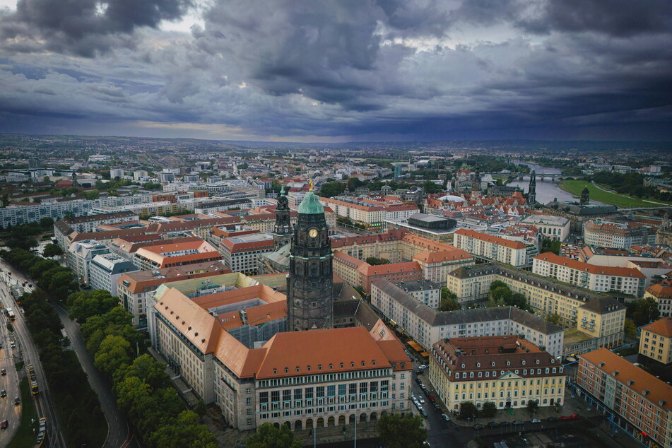 Schaurige Aussichten: In 2026 droht der Stadt Dresden ein Defizit von 144 Millionen Euro. (Archivfoto)