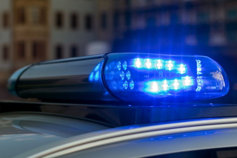 Die Polizei traf die beiden geflüchteten Männer schließlich zu Hause an. (Symbolbild)