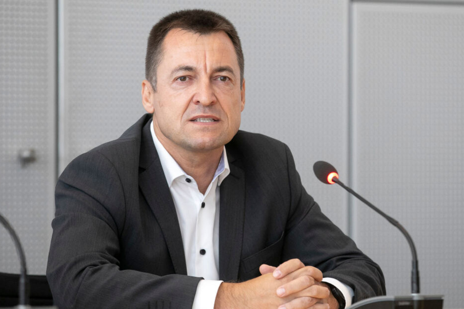 Der Dresdner FDP-Bundestagsabgeordnete Torsten Herbst (46) kritisiert das lahme Tempo beim Ausbau.