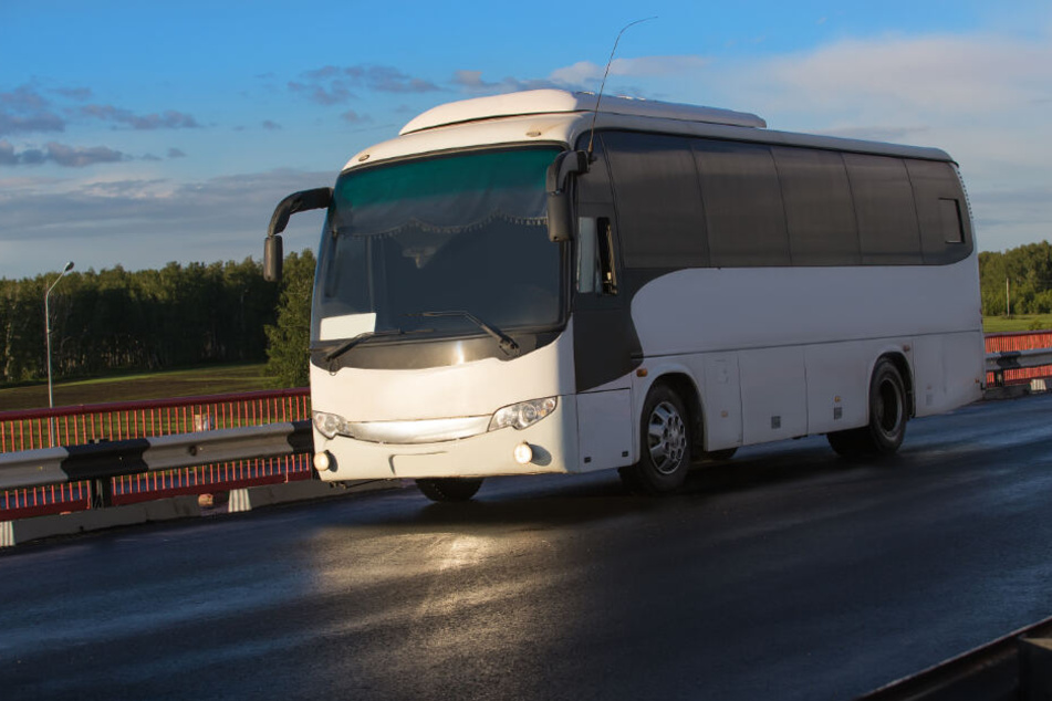 24 Menschen kamen in Indien ums Leben, als der Hochzeits-Bus in einen Fluss stürzte. (Symbolbild)