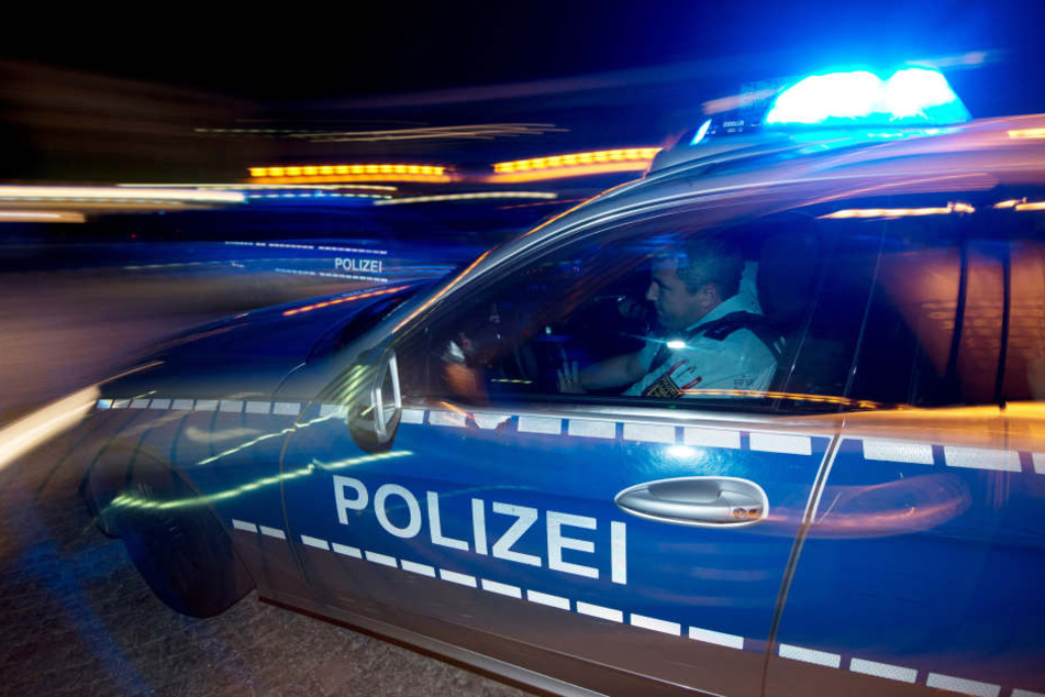 Die Beamten wurden in Göttingen mit Brettern und Fahrrädern beworfen. (Symbolbild)