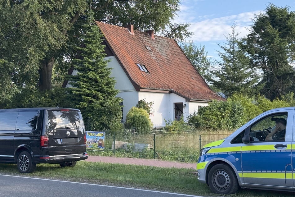 Bei der Maßnahme im Kreis Stormarn wurde das Haus einer mutmaßlichen Kontaktperson durchsucht.