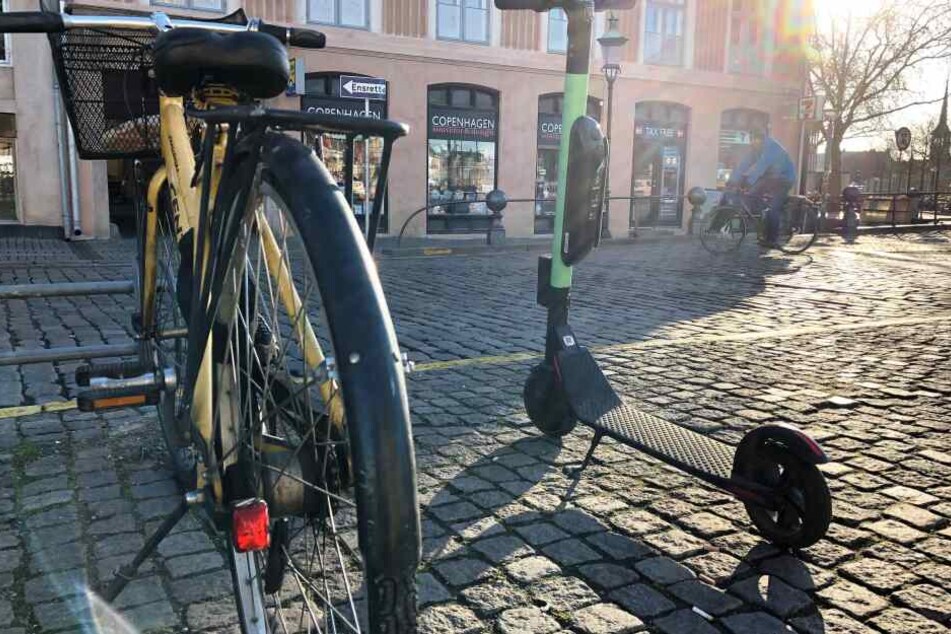 In Kopenhagen sind Tretroller auch auf Gehwegen erlaubt.