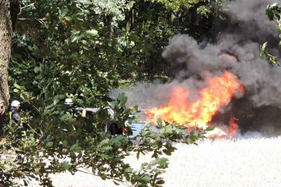 Wahrscheinlich war ein Defekt im Motorraum Grund für das Feuer.