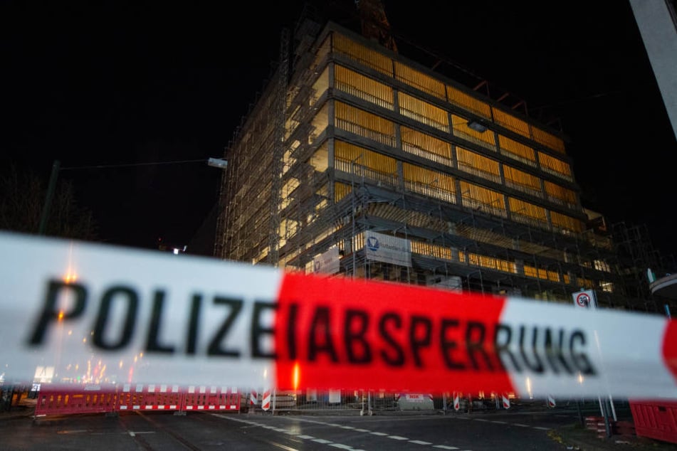 Das Gebäude in Düsseldorf wurde leergeräumt.