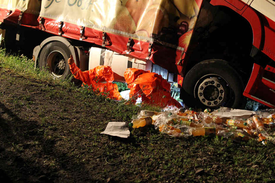 Der Suff-Fahrer (56) setzte den Sattelzug an der A14 in den Graben.