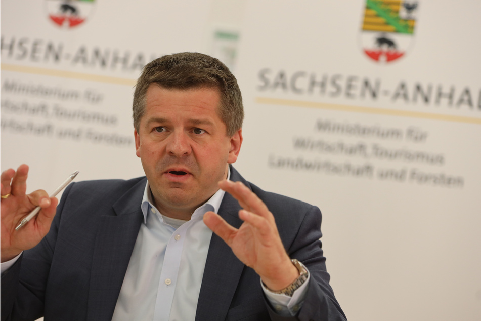 Landwirtschaftsminister Sven Schulze (43, CDU) fordert, dass ein Preisdeckel für den Energieverbrauch der Landwirtschaft eingeführt wird.