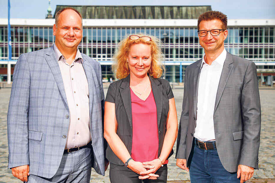 OB Dirk Hilbert (47, FDP, l.) mit Philharmonie-Intendantin Frauke Roth (51) und MDR-Programmdirektor Wolf-Dieter Jacobi (53) vor dem "Kulti".