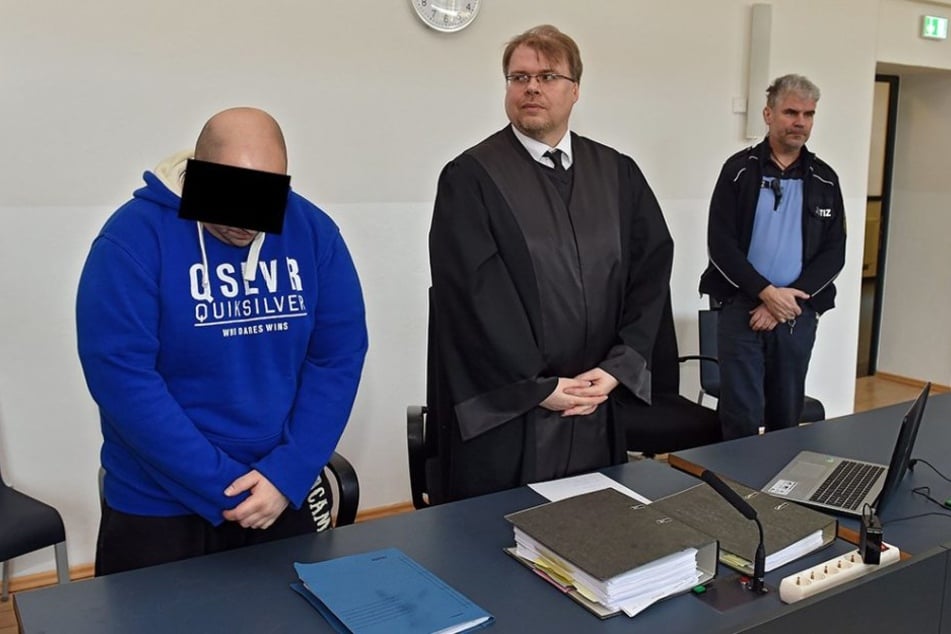 Hitler-Fan. Sven P. muss sechs Jahre und zehn Monate hinter Gitter