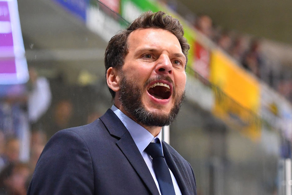 Zwei deutliche Pleiten zum Saisonstart - Coach Jochen Molling hatte sich seinen Einstand bei den Eislöwen natürlich anders vorgestellt.