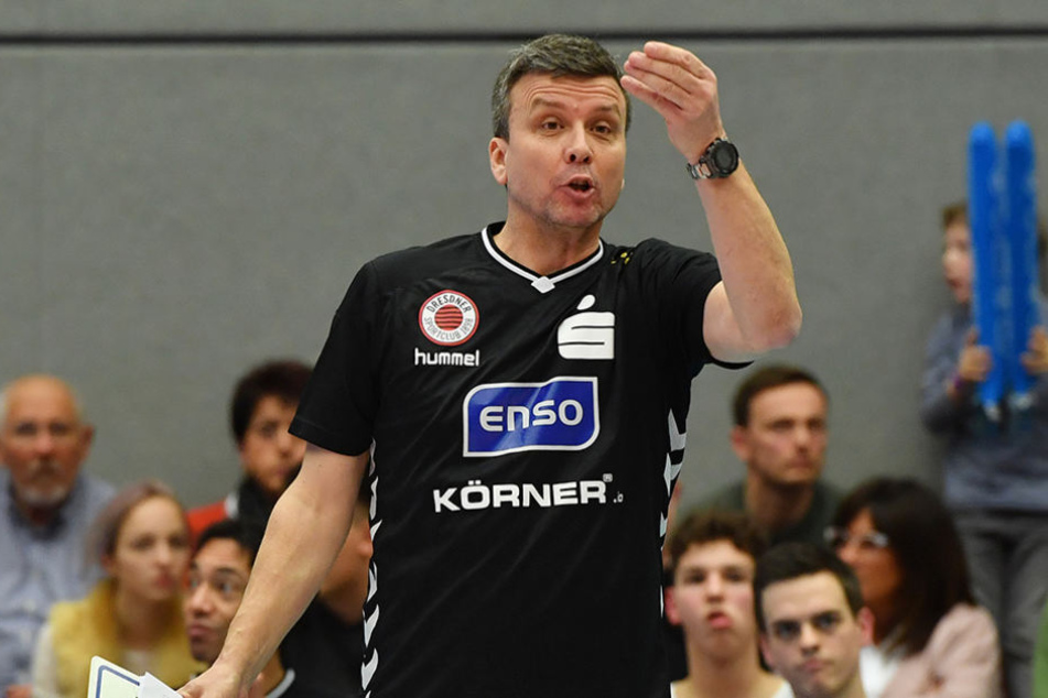 Die angedachten Änderungen der Volleyball-Bundesliga stoßen nicht gerade auf Begeisterung beim DSC-Trainer.