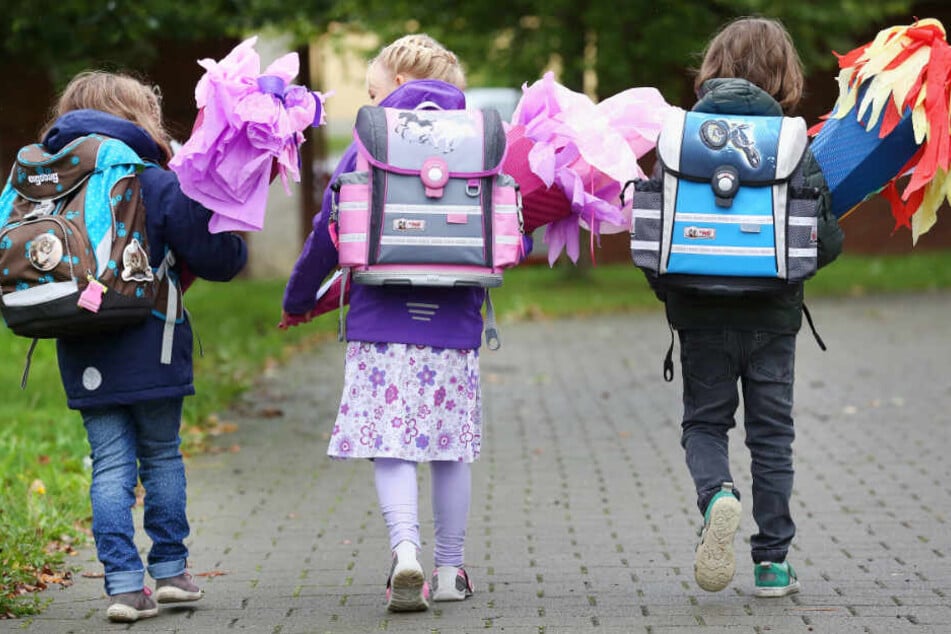 Rund 5500 Kinder starten am Montag in die Schule in Leipzig. (Symbolbild)
