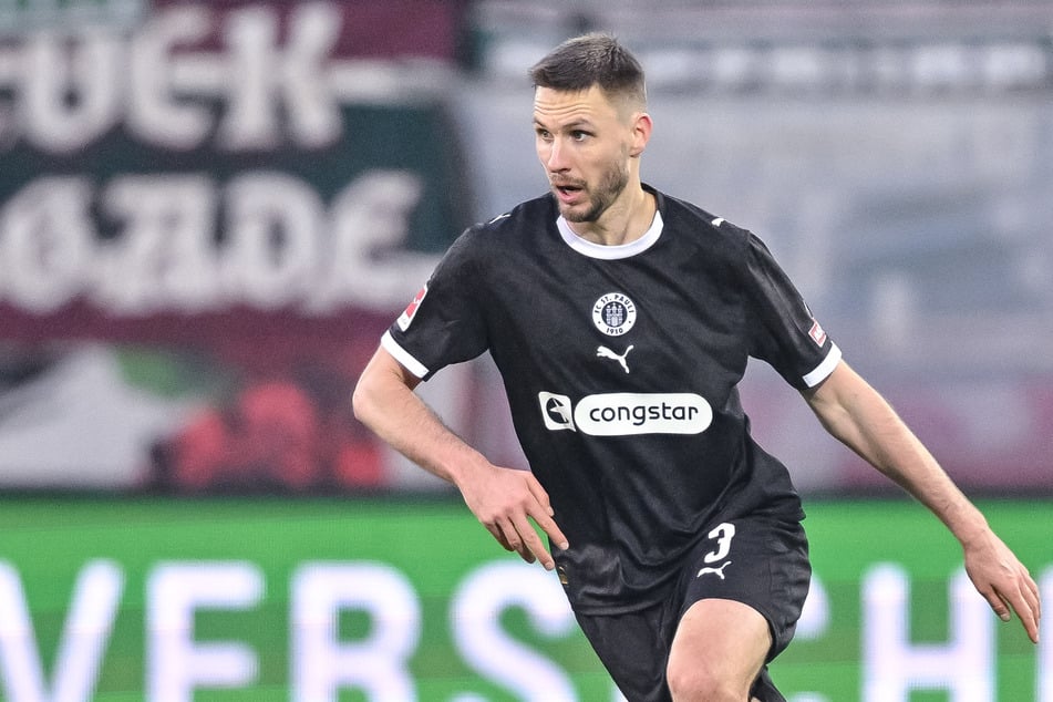 Karol Mets (33) wird dem FC St. Pauli auf unbestimmte Zeit fehlen.