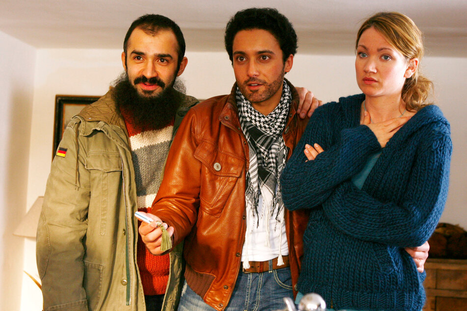 Im ZDF ist Lisa Marie Potthoff (42) am 24. Dezember zu sehen - hier mit Omar El-Saeidi (Mitte) und David A. Hamade in "Zimtstern und Halbmond".