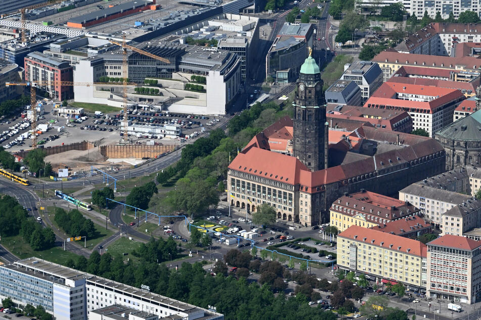 Erlebt das Dresdner Rathaus eine Zeitenwende oder bleibt alles wie gehabt? Heute werden vom Stadtrat fünf neue Bürgermeister bestimmt.