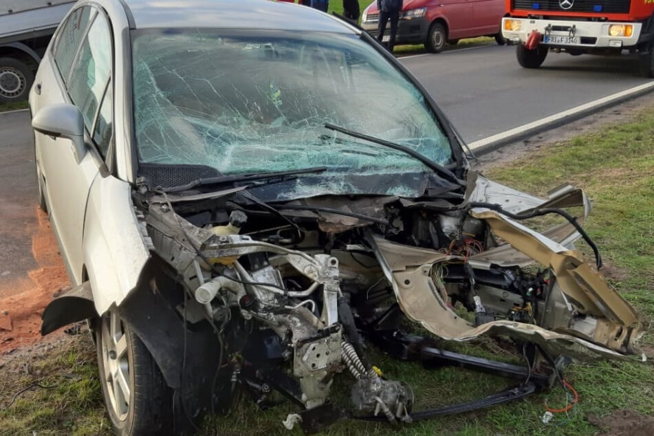 Das Auto des 19-Jährigen wurde komplett demoliert.